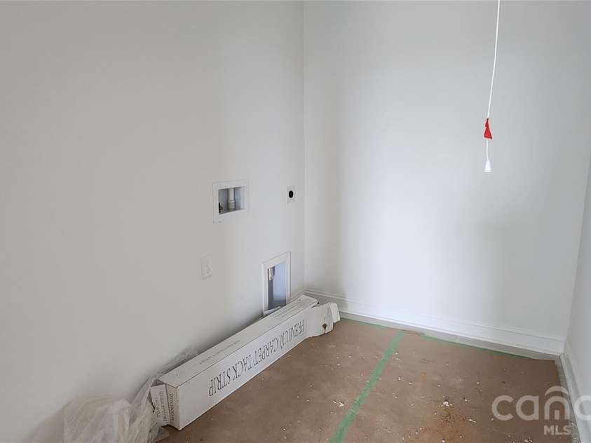 514 Cottage Garden Lane, Belmont, NC 28012.  MLS# CAR4325164, YatesRealty ID 33652. Laundry Room