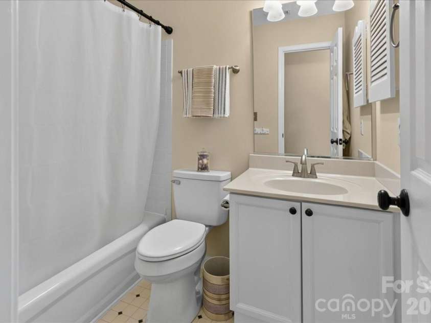 1519 Dillwin Road, Rock Hill, SC 29732.  MLS# CAR4282630, YatesRealty ID 33653. Upstairs bathroom.