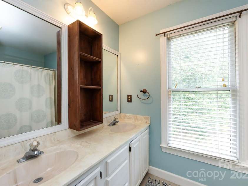 6511 Buggy Whip Lane, Waxhaw, NC 28173.  MLS# CAR4268833, YatesRealty ID 33654. 