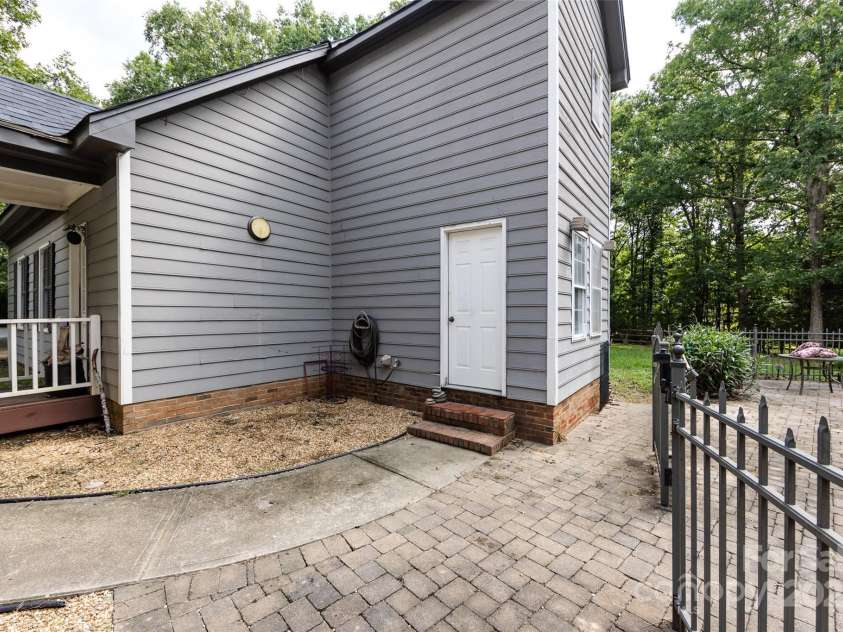 6511 Buggy Whip Lane, Waxhaw, NC 28173.  MLS# CAR4268833, YatesRealty ID 33654. 