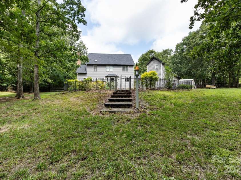 6511 Buggy Whip Lane, Waxhaw, NC 28173.  MLS# CAR4268833, YatesRealty ID 33654. 