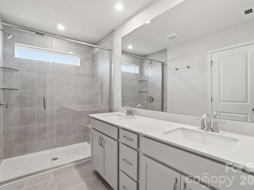 7013 Cerris Drive, Charlotte, NC 28269.  MLS# CAR4375678, YatesRealty ID 33655. Photos are representative