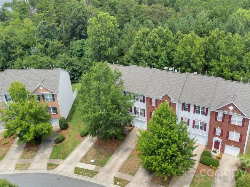864 Tiger Lane, Charlotte, NC 28262.  MLS# CAR4278320, YatesRealty ID 33655. Location, location, location!  5 minutes to light rail and plentiful shopping & dining options.