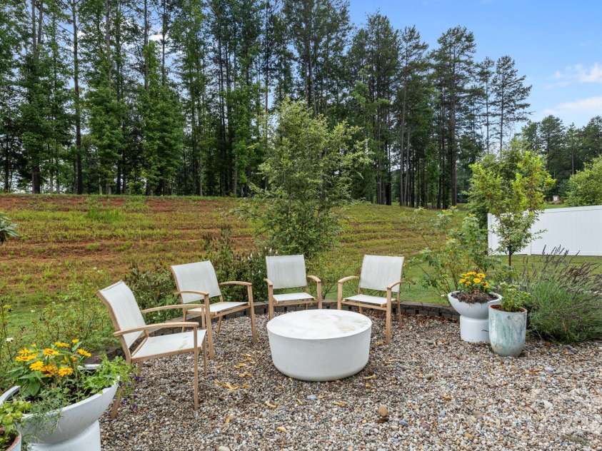 9021 Myrna Drive, Gastonia, NC 28056.  MLS# CAR4279877, YatesRealty ID 33656. Entertainment