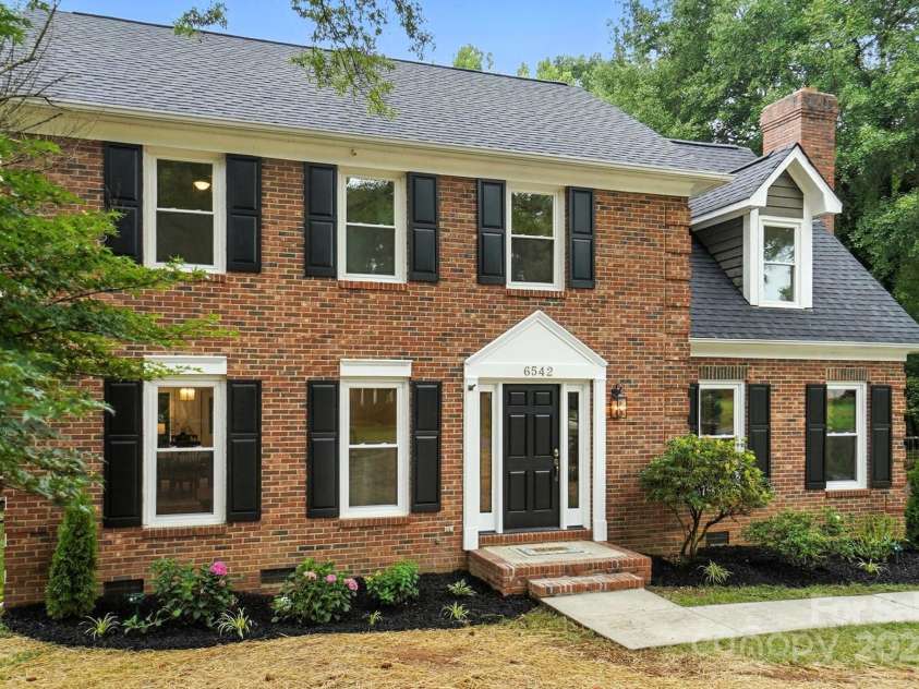6542 Cross Field Lane, Charlotte, NC 28226.  MLS# CAR4277029, YatesRealty ID 33657. 