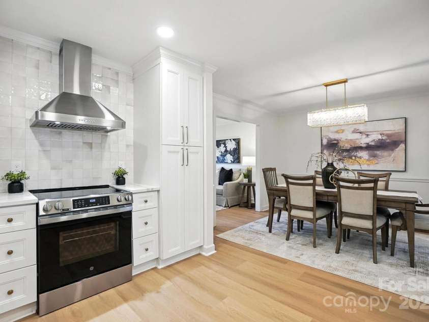 6542 Cross Field Lane, Charlotte, NC 28226.  MLS# CAR4277029, YatesRealty ID 33657. 