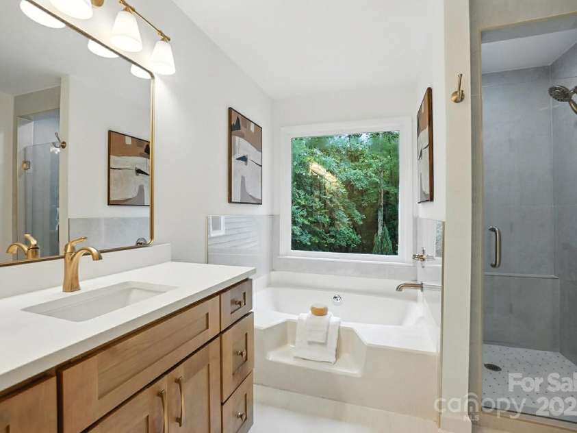6542 Cross Field Lane, Charlotte, NC 28226.  MLS# CAR4277029, YatesRealty ID 33657. 