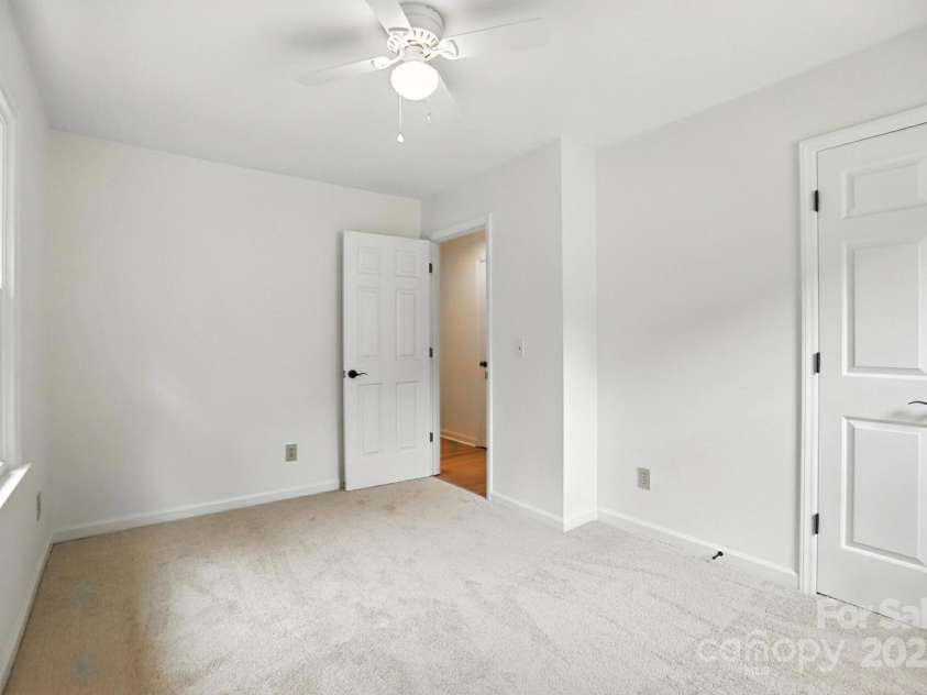6542 Cross Field Lane, Charlotte, NC 28226.  MLS# CAR4277029, YatesRealty ID 33657. 