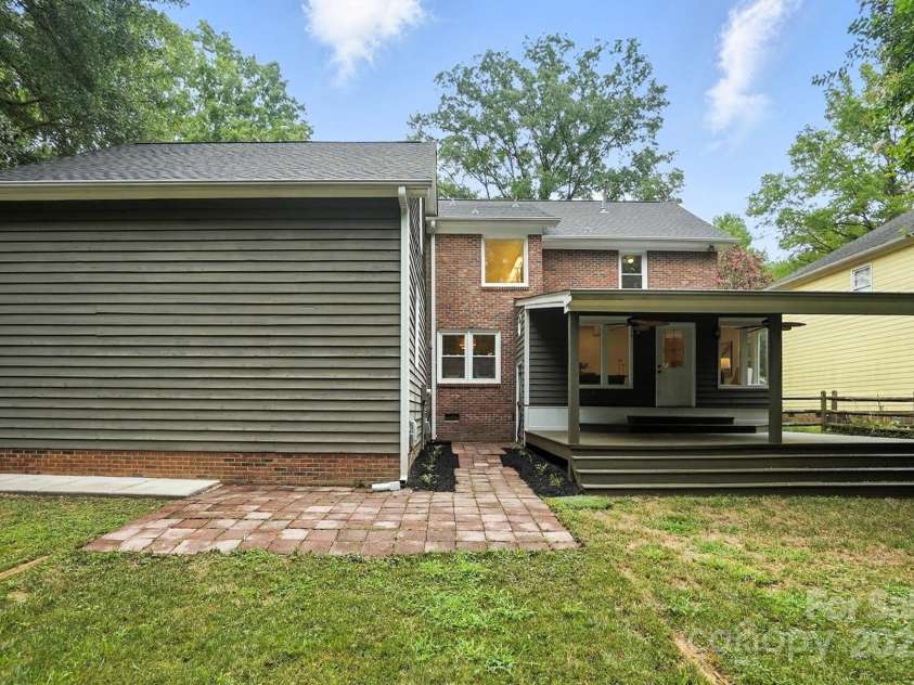 6542 Cross Field Lane, Charlotte, NC 28226.  MLS# CAR4277029, YatesRealty ID 33657. 