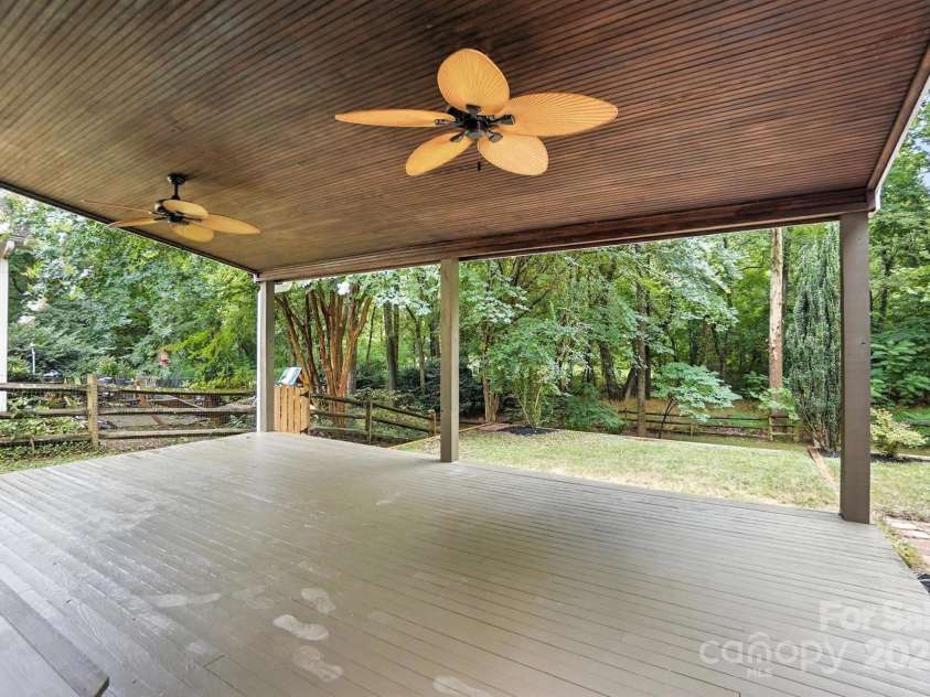 6542 Cross Field Lane, Charlotte, NC 28226.  MLS# CAR4277029, YatesRealty ID 33657. 