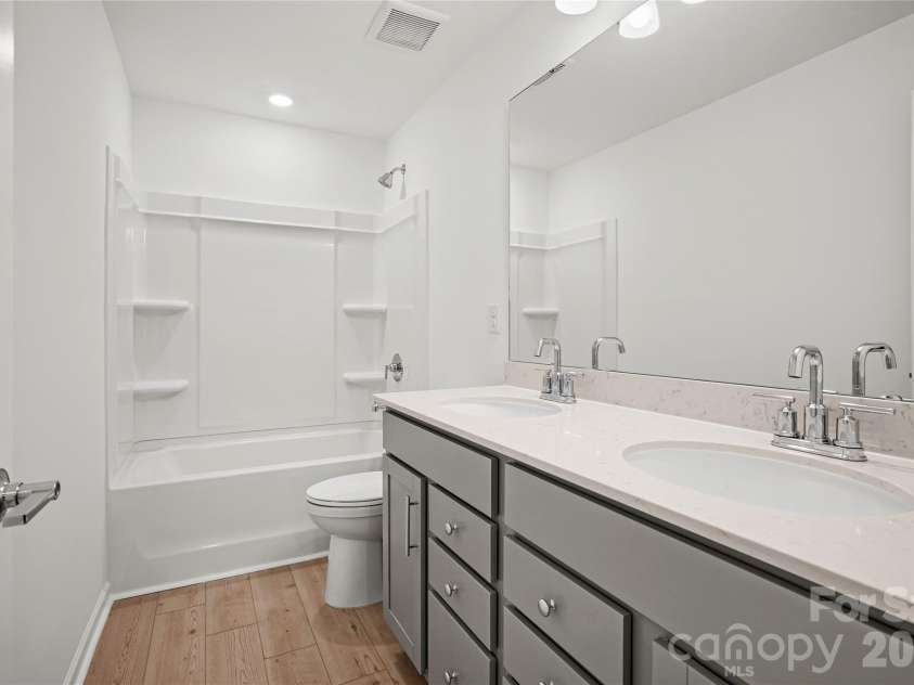 547 Cottage Garden Lane, Belmont, NC 28012.  MLS# CAR4378508, YatesRealty ID 33658. 