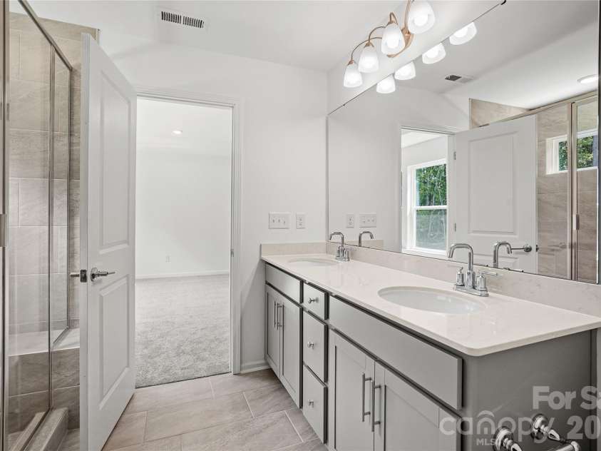 547 Cottage Garden Lane, Belmont, NC 28012.  MLS# CAR4378508, YatesRealty ID 33658. 