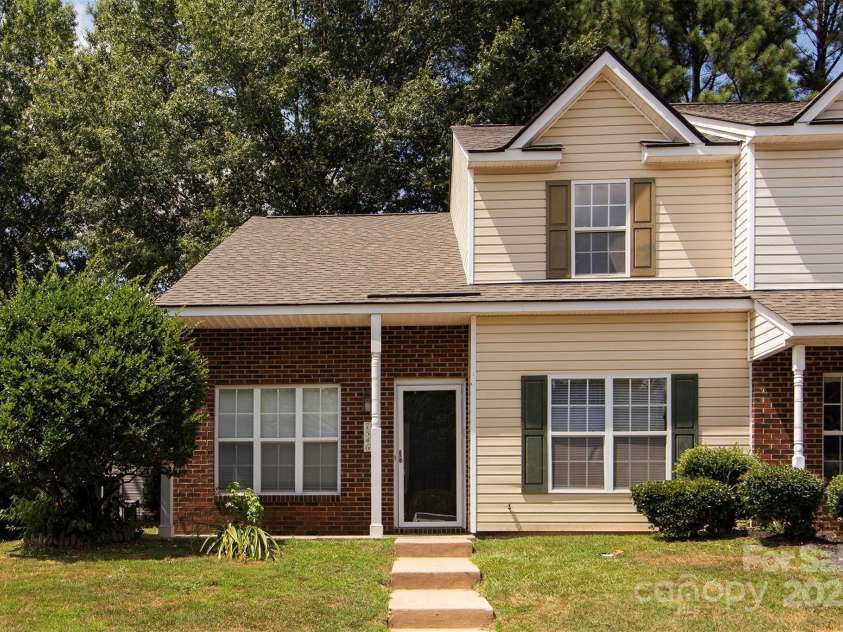 7546 Petrea Lane, Charlotte, NC 28227.  MLS# CAR4276963, YatesRealty ID 33658. 