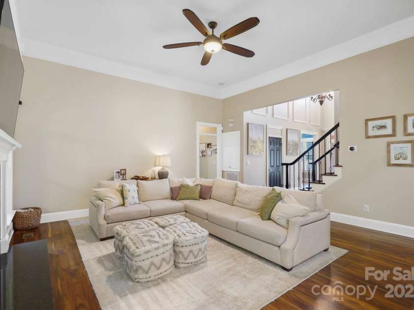 15035 Davis Trace Drive, Mint Hill, NC 28227.  MLS# CAR4282469, YatesRealty ID 33659. Family Room