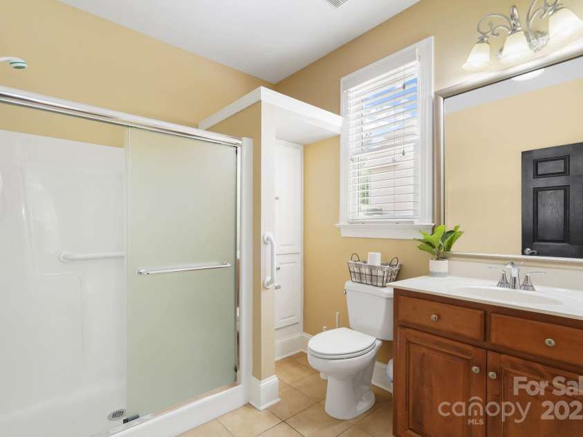 15035 Davis Trace Drive, Mint Hill, NC 28227.  MLS# CAR4282469, YatesRealty ID 33659. Guest Suite on The Main