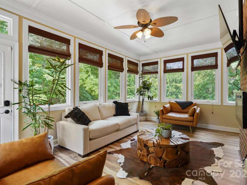 15035 Davis Trace Drive, Mint Hill, NC 28227.  MLS# CAR4282469, YatesRealty ID 33659. Sunroom