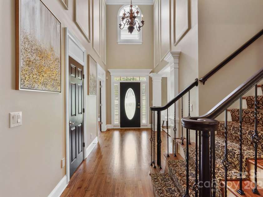 15035 Davis Trace Drive, Mint Hill, NC 28227.  MLS# CAR4282469, YatesRealty ID 33659. Two Story Entrance