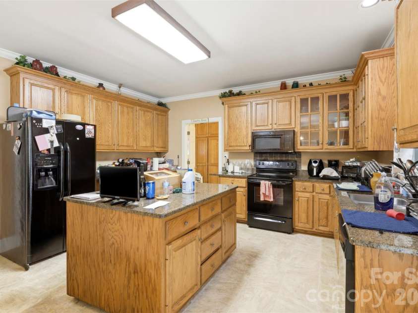 5400 Berrywood Lane, Monroe, NC 28110.  MLS# CAR4391803, YatesRealty ID 33661. 