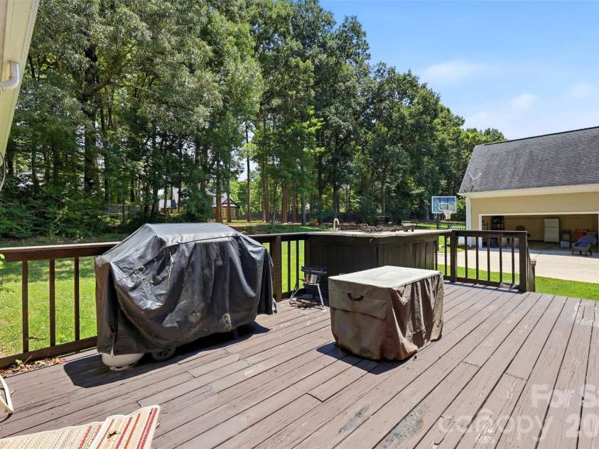 5400 Berrywood Lane, Monroe, NC 28110.  MLS# CAR4391803, YatesRealty ID 33661. 