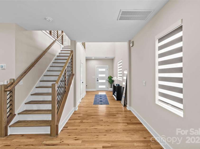 8925 Harrisburg Road, Charlotte, NC 28215.  MLS# CAR4287461, YatesRealty ID 33661. 