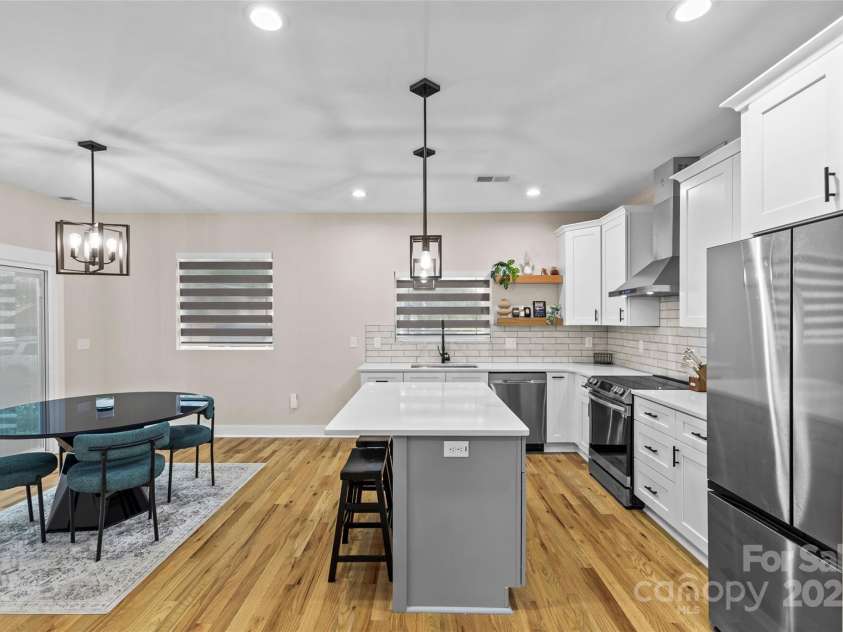 8925 Harrisburg Road, Charlotte, NC 28215.  MLS# CAR4287461, YatesRealty ID 33661. 