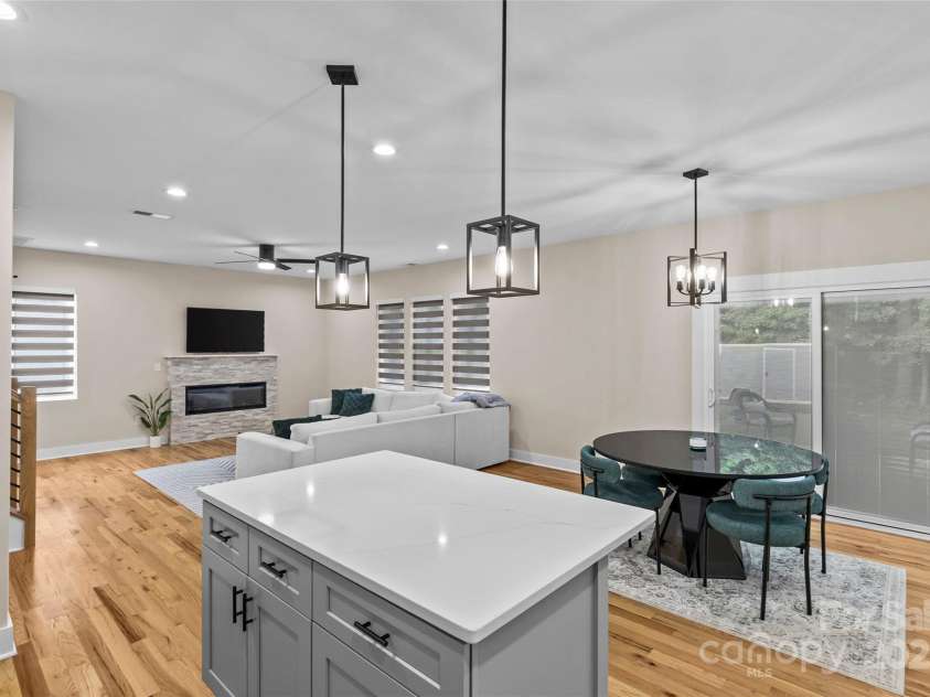 8925 Harrisburg Road, Charlotte, NC 28215.  MLS# CAR4287461, YatesRealty ID 33661. 