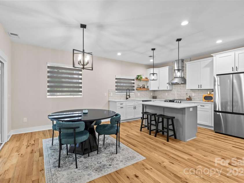 8925 Harrisburg Road, Charlotte, NC 28215.  MLS# CAR4287461, YatesRealty ID 33661. 