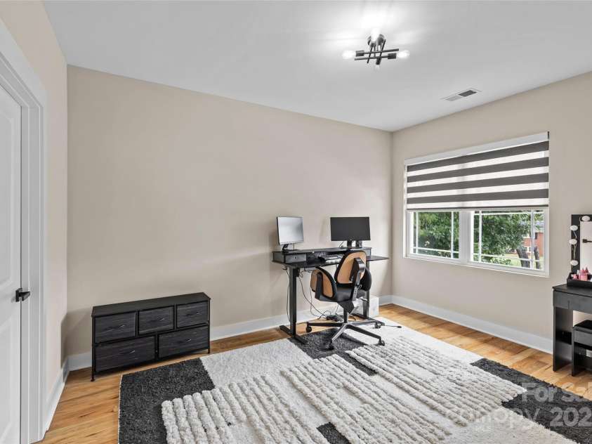 8925 Harrisburg Road, Charlotte, NC 28215.  MLS# CAR4287461, YatesRealty ID 33661. 