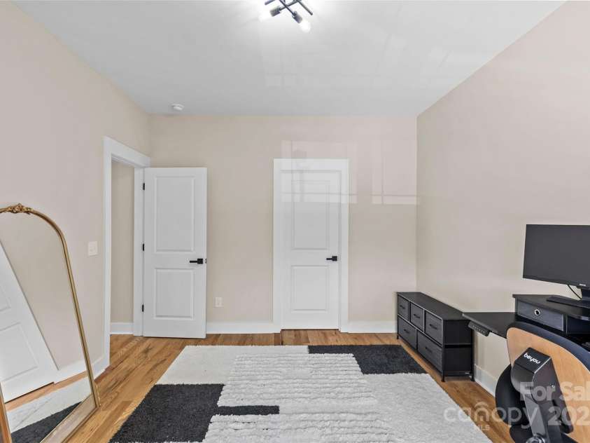 8925 Harrisburg Road, Charlotte, NC 28215.  MLS# CAR4287461, YatesRealty ID 33661. 