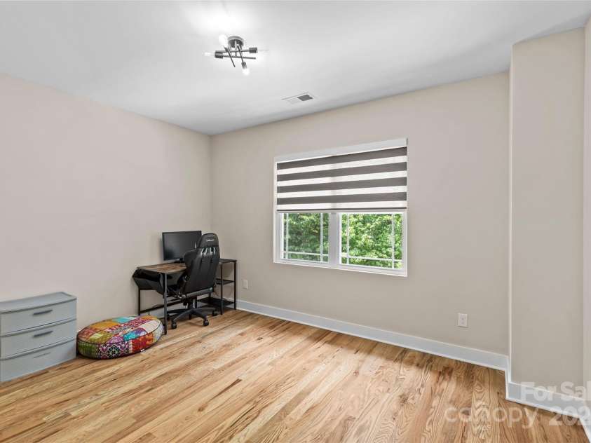 8925 Harrisburg Road, Charlotte, NC 28215.  MLS# CAR4287461, YatesRealty ID 33661. 