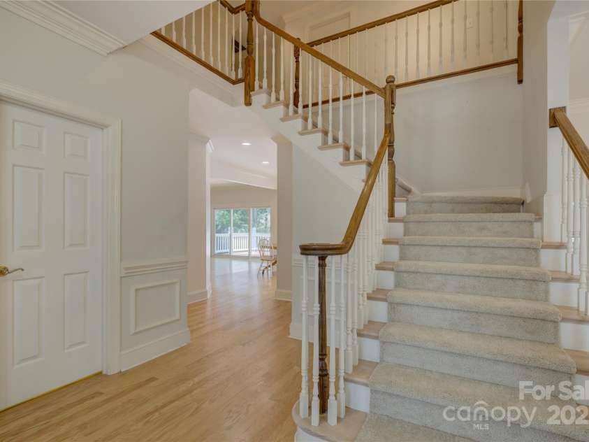 15608 Woodland Ridge Lane, Charlotte, NC 28278.  MLS# CAR4283839, YatesRealty ID 33663. 