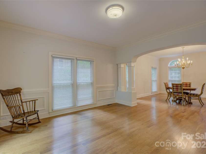 15608 Woodland Ridge Lane, Charlotte, NC 28278.  MLS# CAR4283839, YatesRealty ID 33663. 