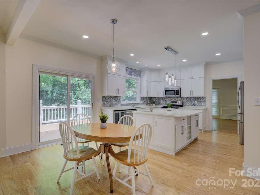 15608 Woodland Ridge Lane, Charlotte, NC 28278.  MLS# CAR4283839, YatesRealty ID 33663. 