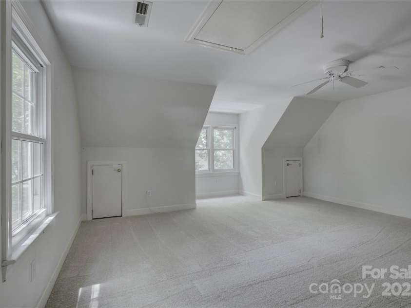 15608 Woodland Ridge Lane, Charlotte, NC 28278.  MLS# CAR4283839, YatesRealty ID 33663. 