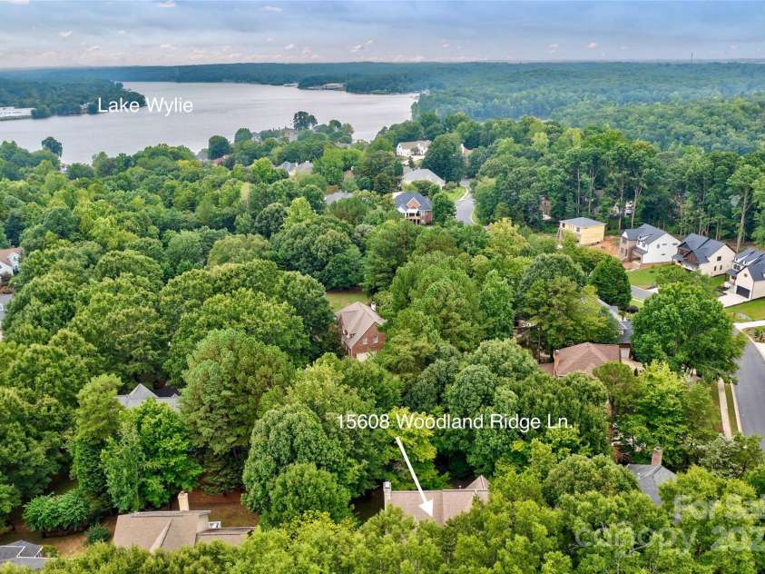 15608 Woodland Ridge Lane, Charlotte, NC 28278.  MLS# CAR4283839, YatesRealty ID 33663. 