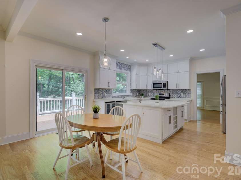 15608 Woodland Ridge Lane, Charlotte, NC 28278.  MLS# CAR4283839, YatesRealty ID 33663. 