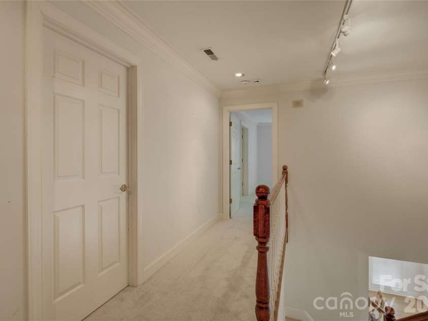 15608 Woodland Ridge Lane, Charlotte, NC 28278.  MLS# CAR4283839, YatesRealty ID 33663. 