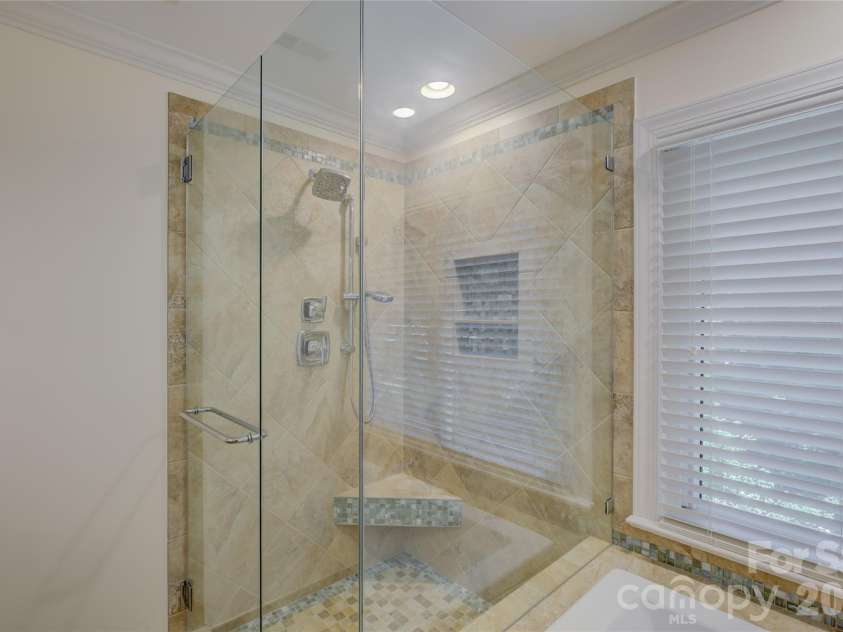 15608 Woodland Ridge Lane, Charlotte, NC 28278.  MLS# CAR4283839, YatesRealty ID 33663. 