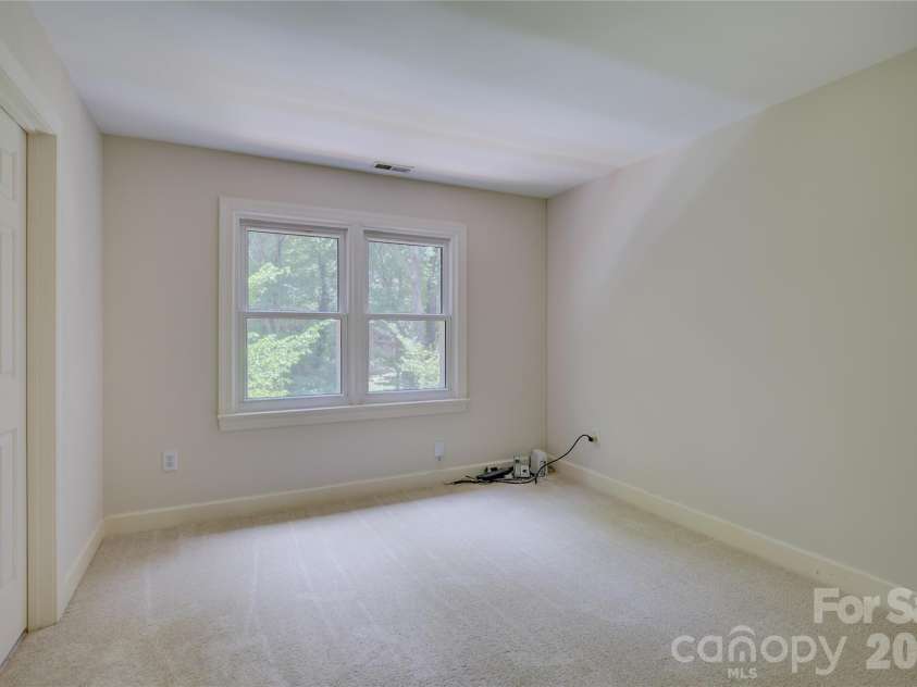 15608 Woodland Ridge Lane, Charlotte, NC 28278.  MLS# CAR4283839, YatesRealty ID 33663. 