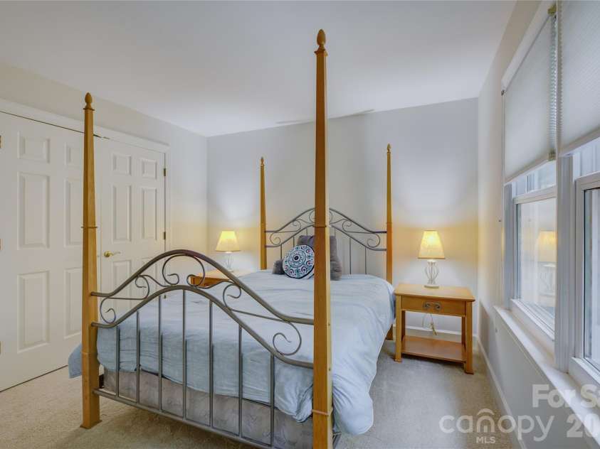 15608 Woodland Ridge Lane, Charlotte, NC 28278.  MLS# CAR4283839, YatesRealty ID 33663. 