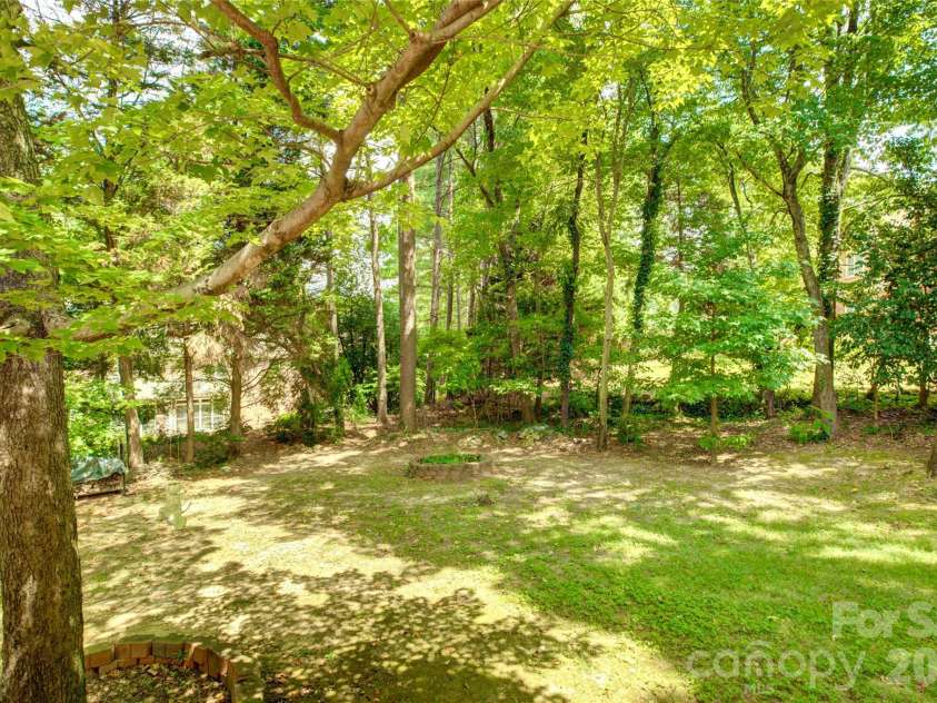 15608 Woodland Ridge Lane, Charlotte, NC 28278.  MLS# CAR4283839, YatesRealty ID 33663. 