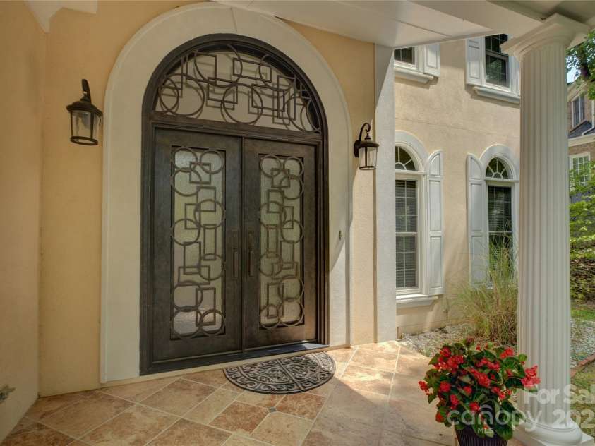 15608 Woodland Ridge Lane, Charlotte, NC 28278.  MLS# CAR4283839, YatesRealty ID 33663. Beautiful custom front door