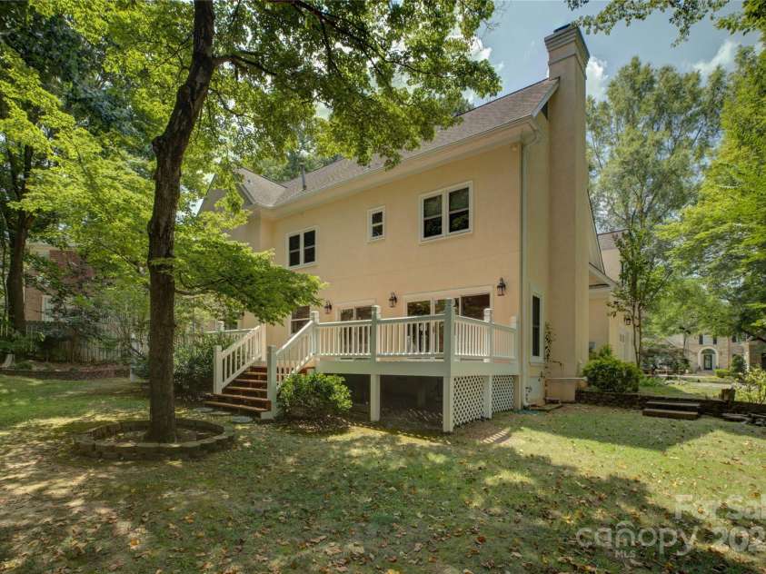 15608 Woodland Ridge Lane, Charlotte, NC 28278.  MLS# CAR4283839, YatesRealty ID 33663. Beautiful, serene deck overlooking private back yard