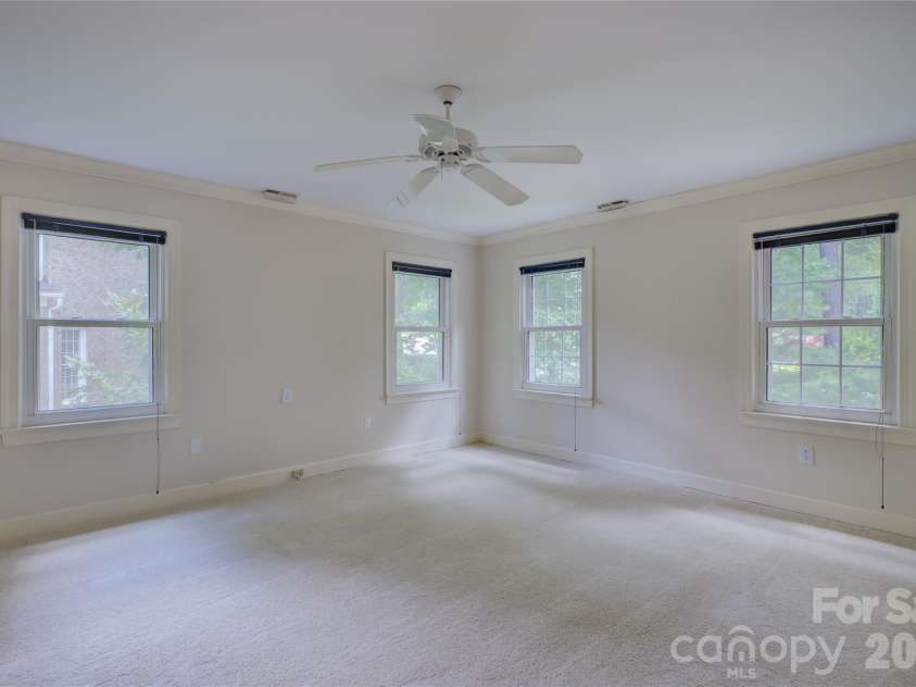 15608 Woodland Ridge Lane, Charlotte, NC 28278.  MLS# CAR4283839, YatesRealty ID 33663. Primary suite