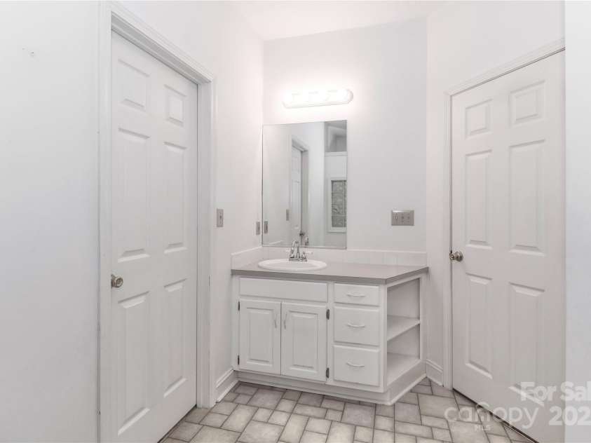 1384 Old Mountain Road, Statesville, NC 28677.  MLS# CAR4288640, YatesRealty ID 33664. 