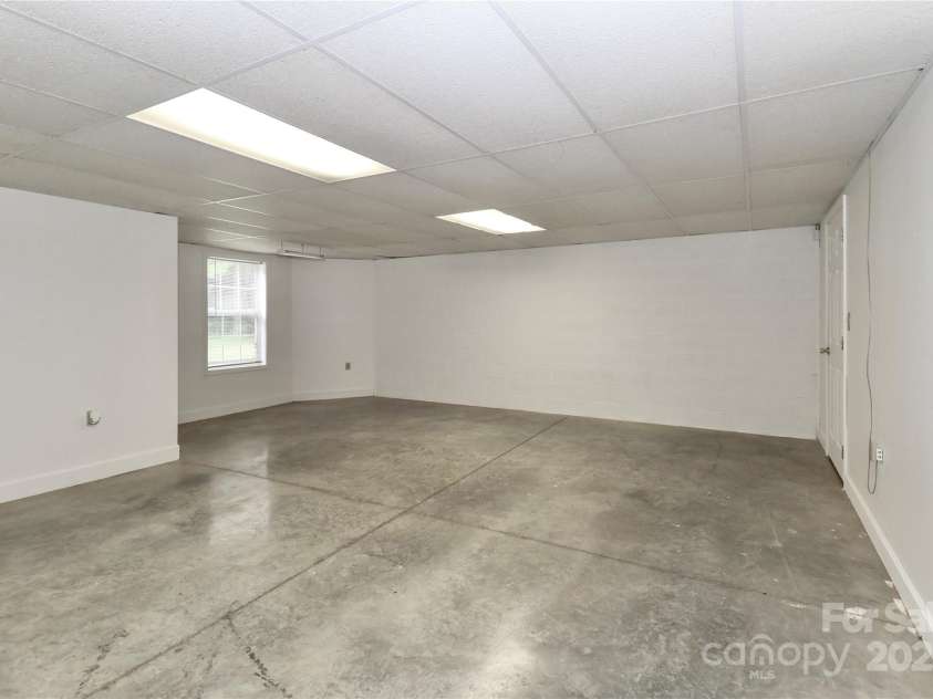 1384 Old Mountain Road, Statesville, NC 28677.  MLS# CAR4288640, YatesRealty ID 33664. 