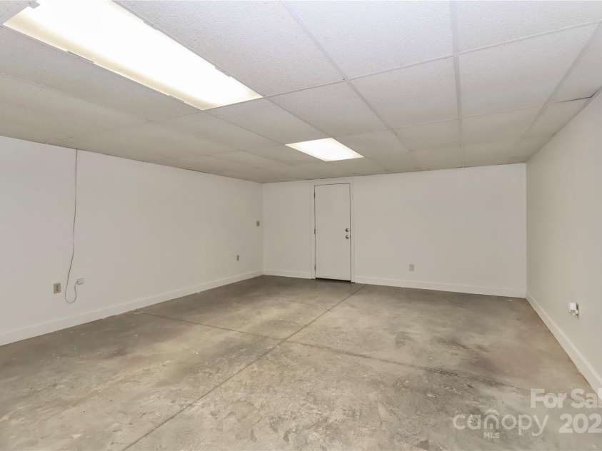 1384 Old Mountain Road, Statesville, NC 28677.  MLS# CAR4288640, YatesRealty ID 33664. 
