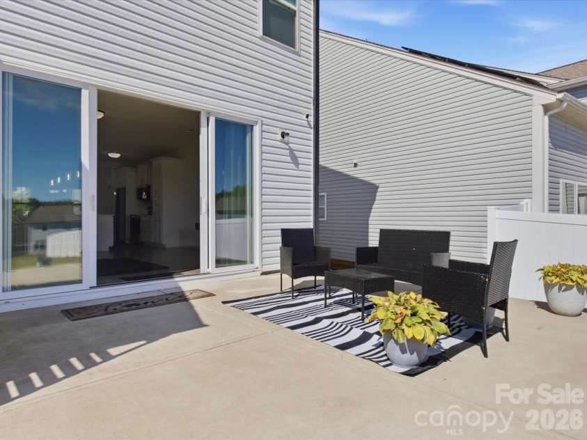 3011 Pinehills Way, Mount Holly, NC 28120.  MLS# CAR4394992, YatesRealty ID 33666. 