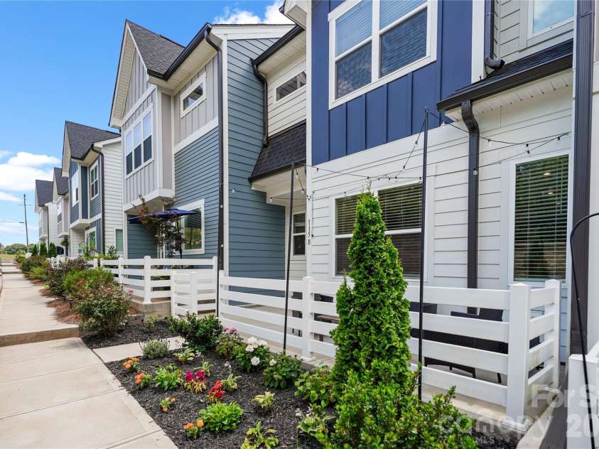 115 Forest Lake Boulevard, Mooresville, NC 28117.  MLS# CAR4396738, YatesRealty ID 33668. 