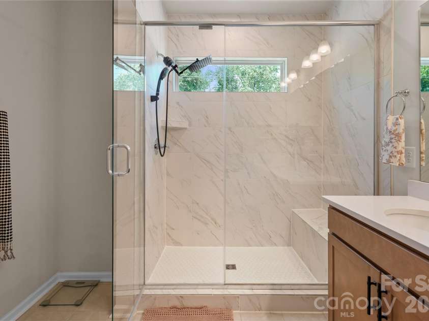 115 Forest Lake Boulevard, Mooresville, NC 28117.  MLS# CAR4396738, YatesRealty ID 33668. 